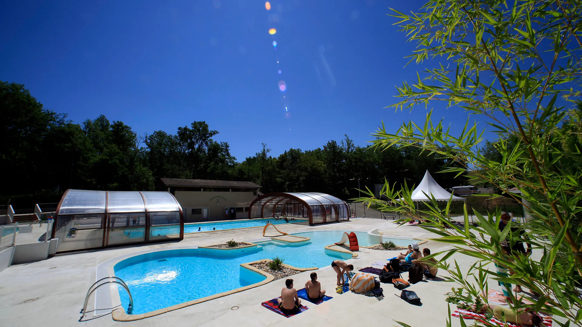 Terres De France - Les Hameaux Des Lacs Monclar-de-Quercy Vakantiepark